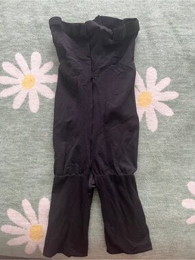 Assets By Spanx Black High-Waist Capri Shaper